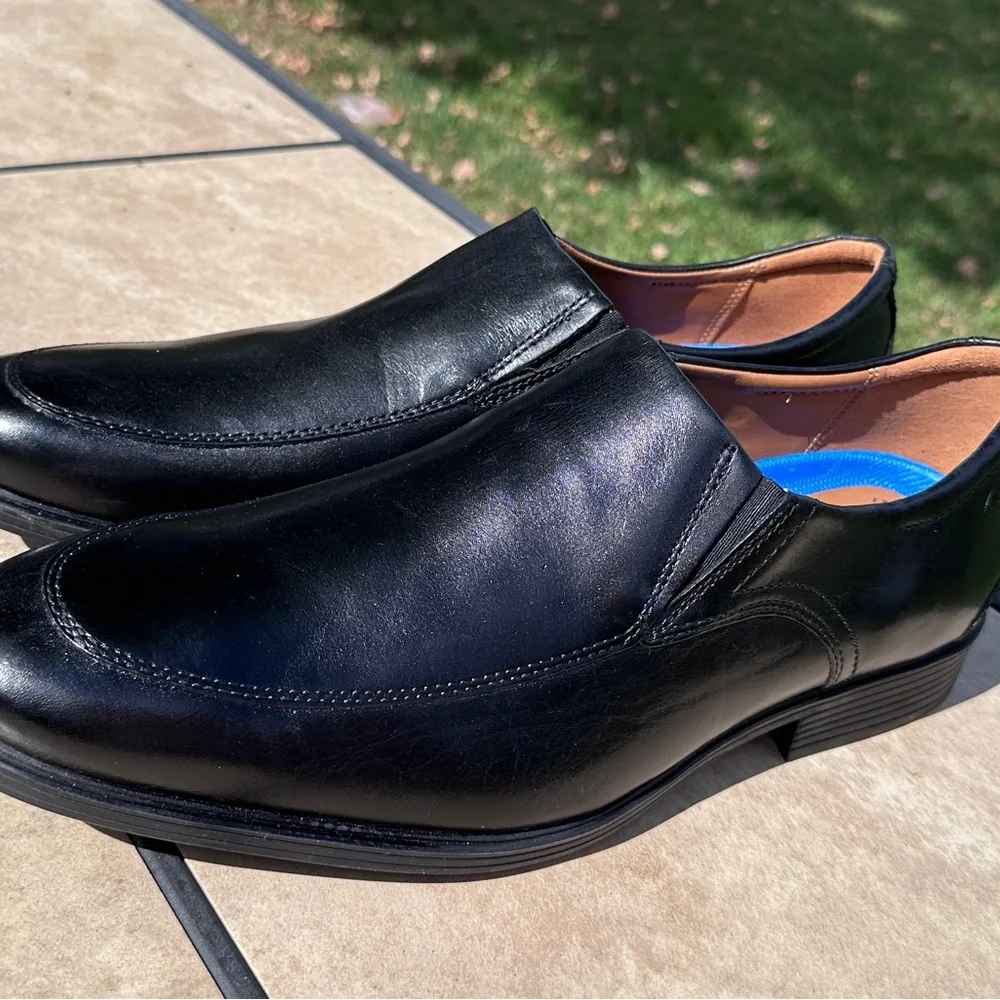 Clarks elegant black